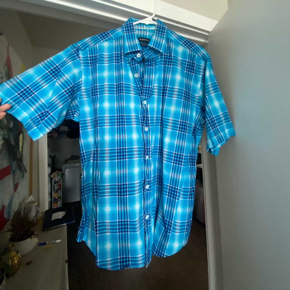 Men’s Blue Plaid Button Up short sleeve size M